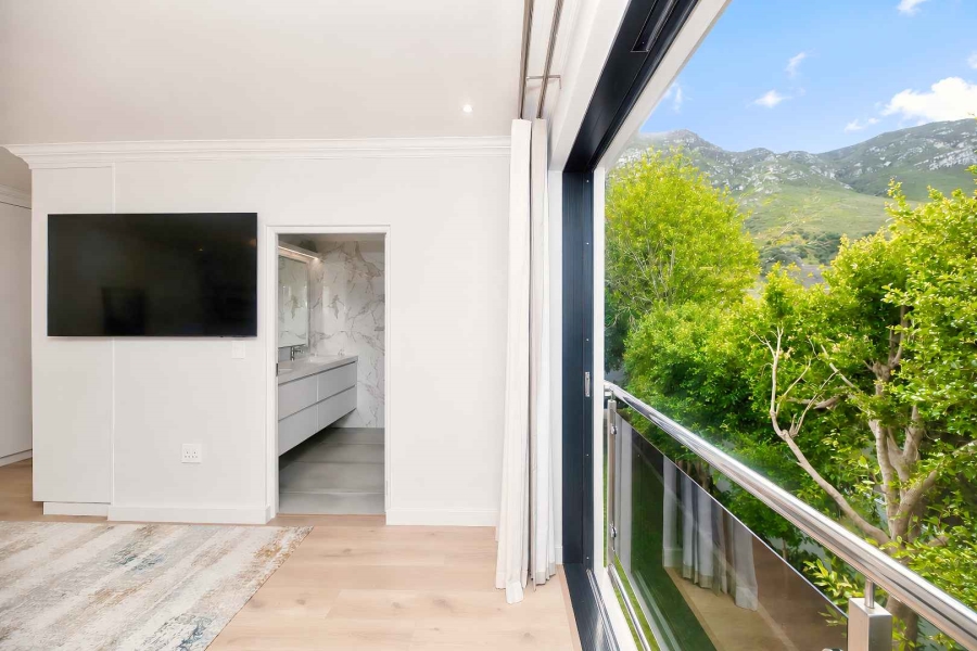 6 Bedroom Property for Sale in Hermanus Heights Western Cape